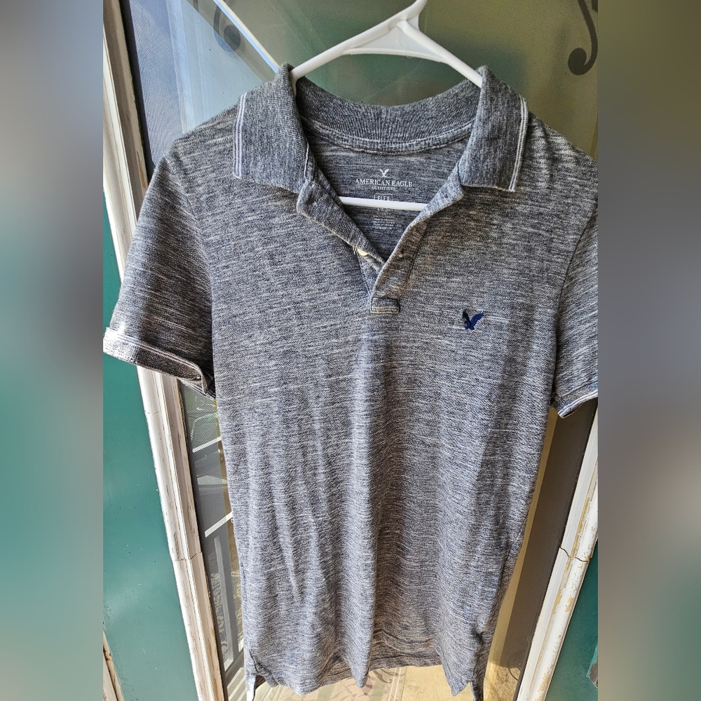 American Eagle flex size small shirt